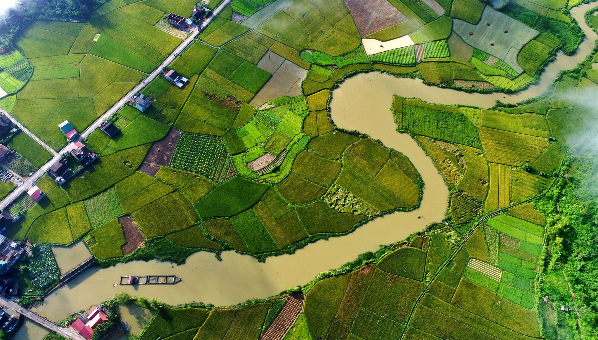 Aerial-view-of-valley-map